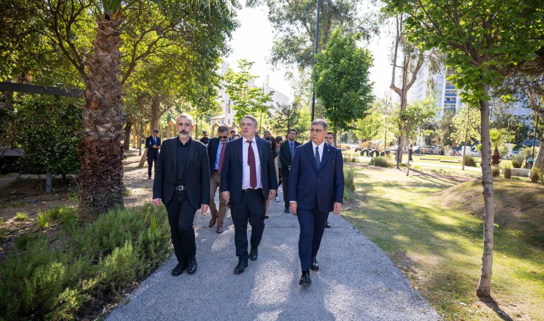 İzmir Büyükşehir Belediye Başkanı Dr. Cemil Tugay, Avrupa Birliği (AB)