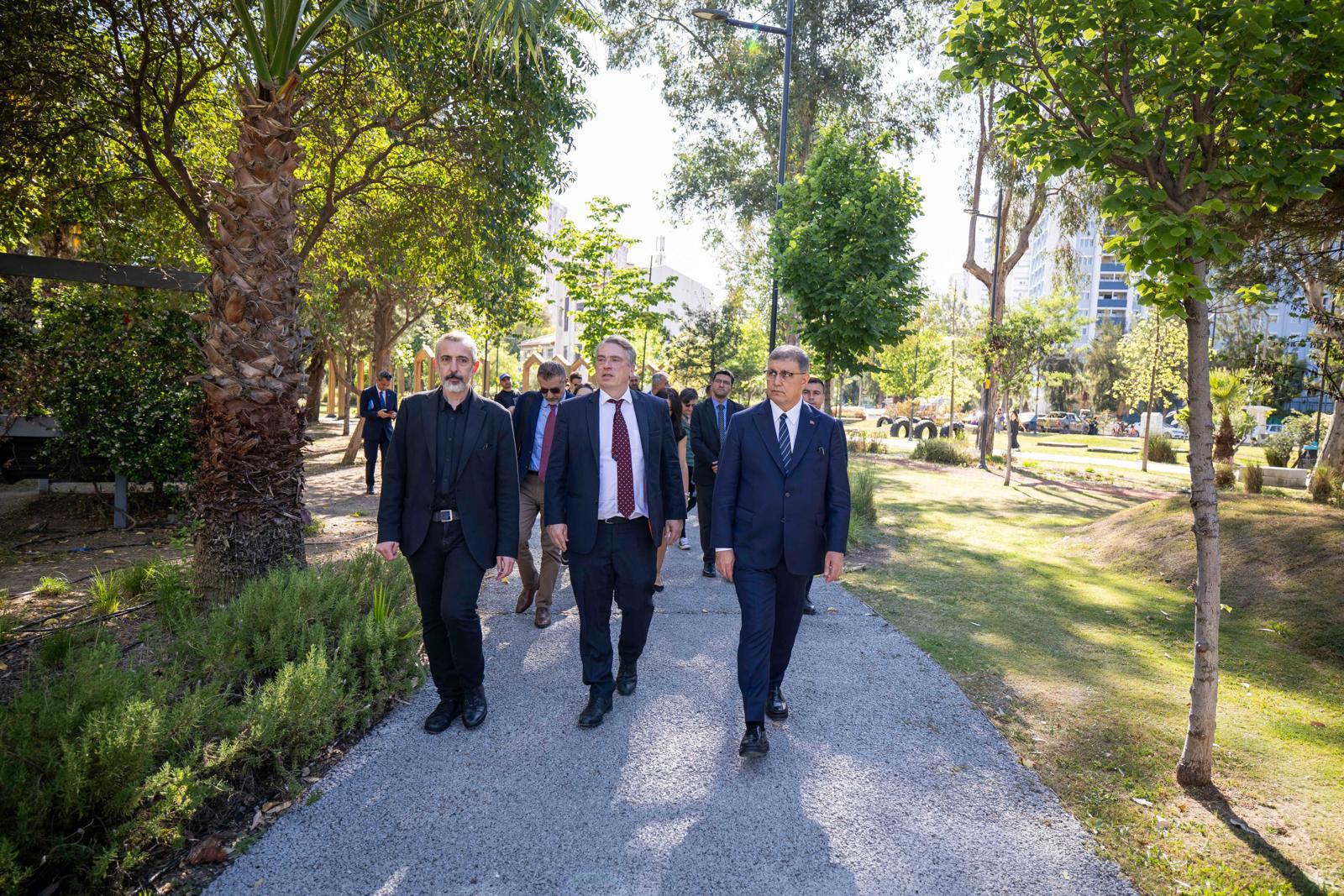 İzmir Büyükşehir Belediye Başkanı Dr. Cemil Tugay, Avrupa Birliği (AB)