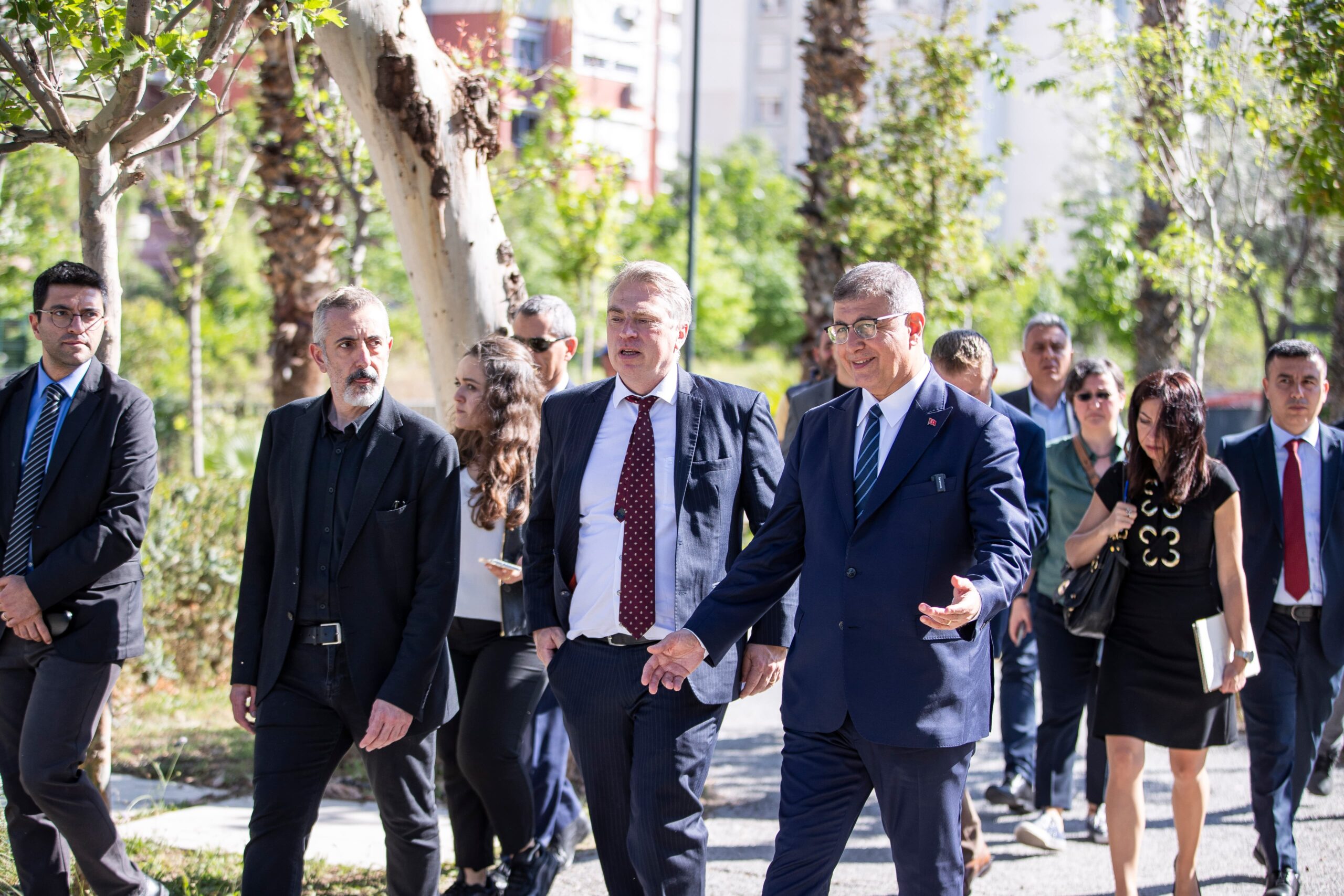 İzmir AB yolunda yeşil dönüşümünü anlattı: Tugay'dan "İklim Nötr Şehir" vurgusu