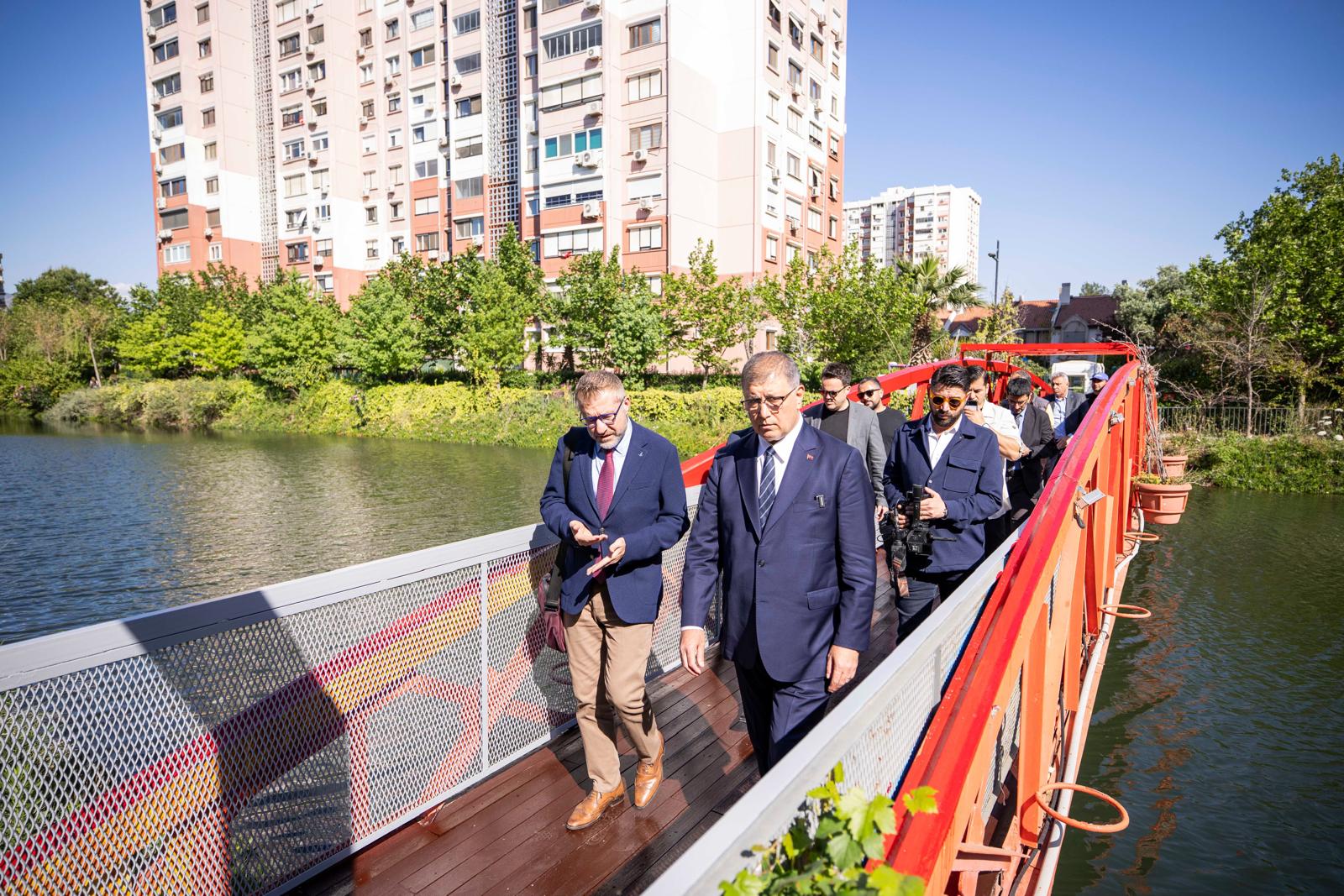 İzmir AB yolunda yeşil dönüşümünü anlattı: Tugay'dan "İklim Nötr Şehir" vurgusu
