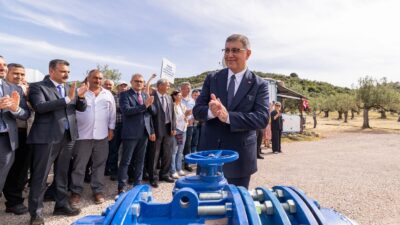 İzmir Büyükşehir Belediye Başkanı Dr. Cemil Tugay, çiftçiye can suyu