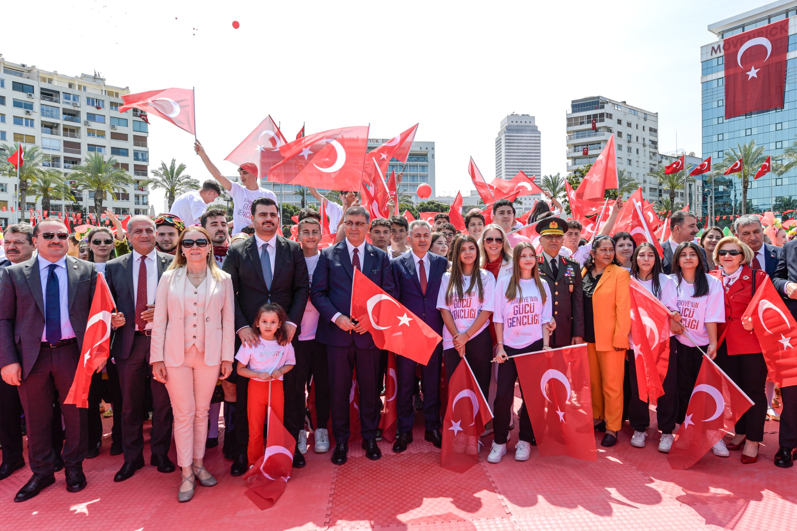 İzmir’de 19 Mayıs Atatürk’ü Anma, Gençlik ve Spor Bayramı kutlamaları