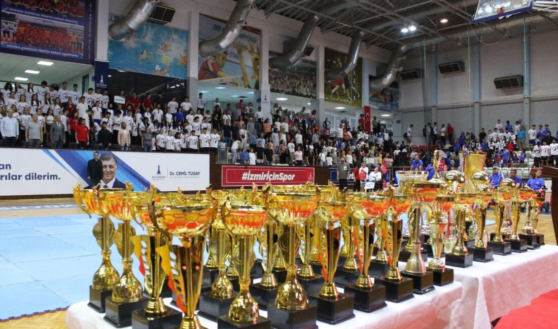 İzmir Büyükşehir Belediyesi Spor Kulübü, çeşitli yarışmalarda madalya kazanan ve