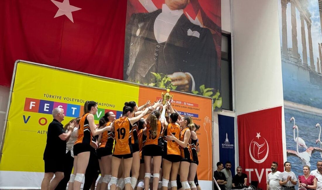 İzmir Büyükşehir Belediyesi ile Türkiye Voleybol Federasyonu'nun iş birliğiyle düzenlenen