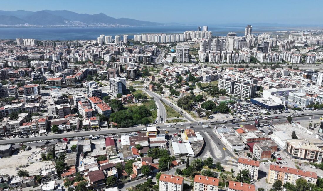 İzmir Büyükşehir Belediyesi Karşıyaka’da Kemal Baysak Bulvarı’nı İZBAN hattı üzerinden