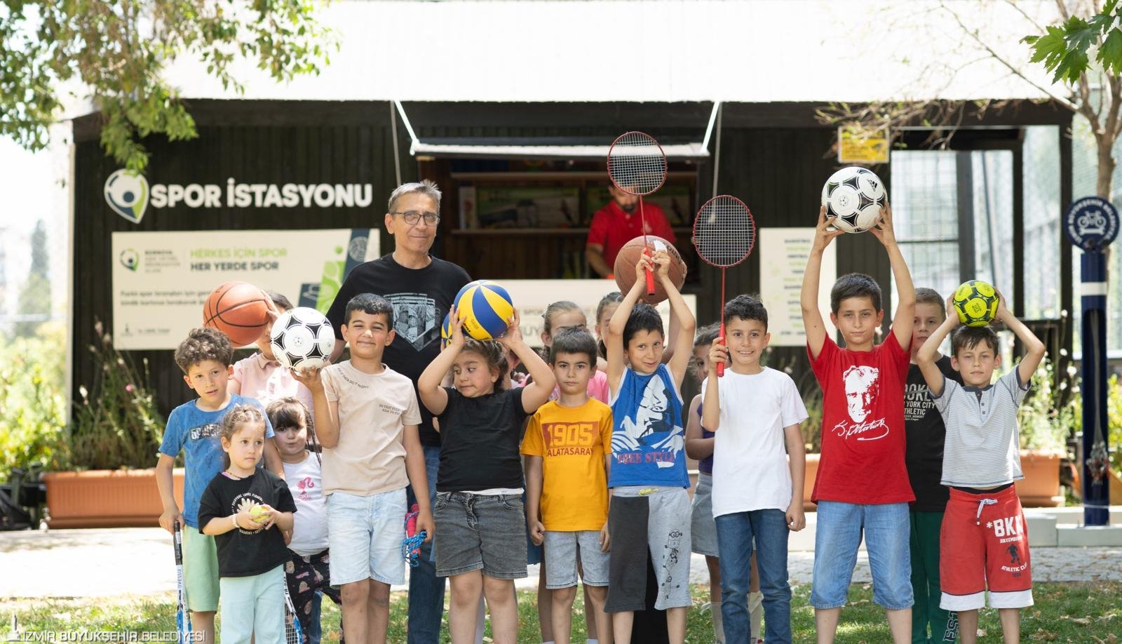 İzmir Büyükşehir Belediyesi kentteki spor istasyonlarının ikincisini Bornova Aşık Veysel