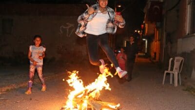 Karşıyaka Belediyesi; baharın müjdecisi, bolluk ve bereketin simgesi Hıdırellez’i renkli