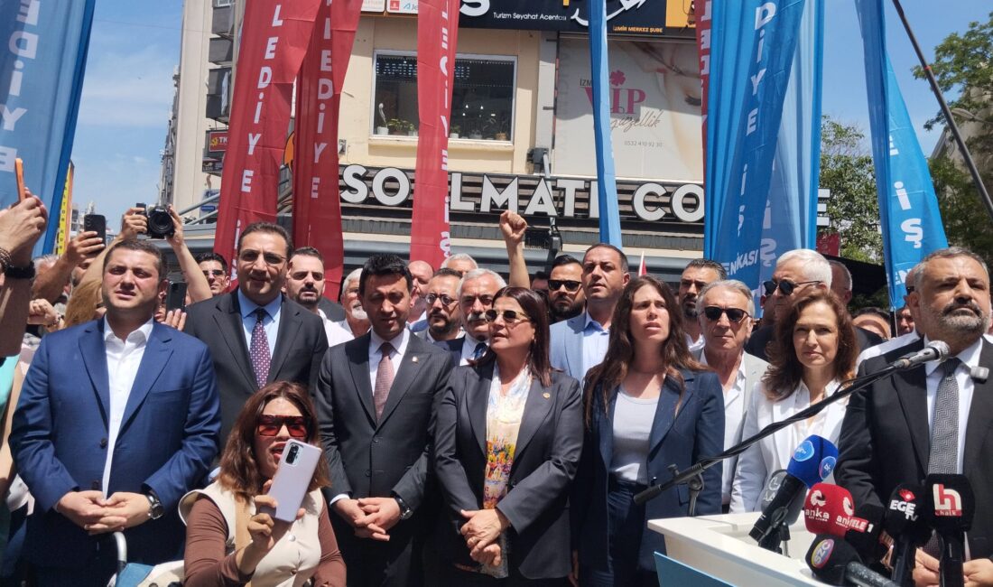 CHP İzmir’den Özel’e saldırıya ortak tepki İzmir'de Genel Başkan Özgür Özel'e yapılan saldırıya karşı CHP örgütü