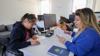 Buca Belediyesi’nin işverenle iş arayanları bir araya getirdiği Etkin İstihdam