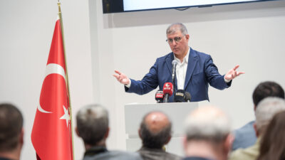 İzmir Büyükşehir Belediye Başkanı Dr. Cemil Tugay, kent gündemindeki konuları
