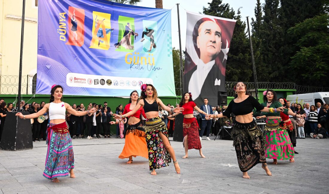 Bornova Belediyesi, Dünya Dans Günü’nü Bornova Cumhuriyet Meydanı’nda düzenlediği renkli