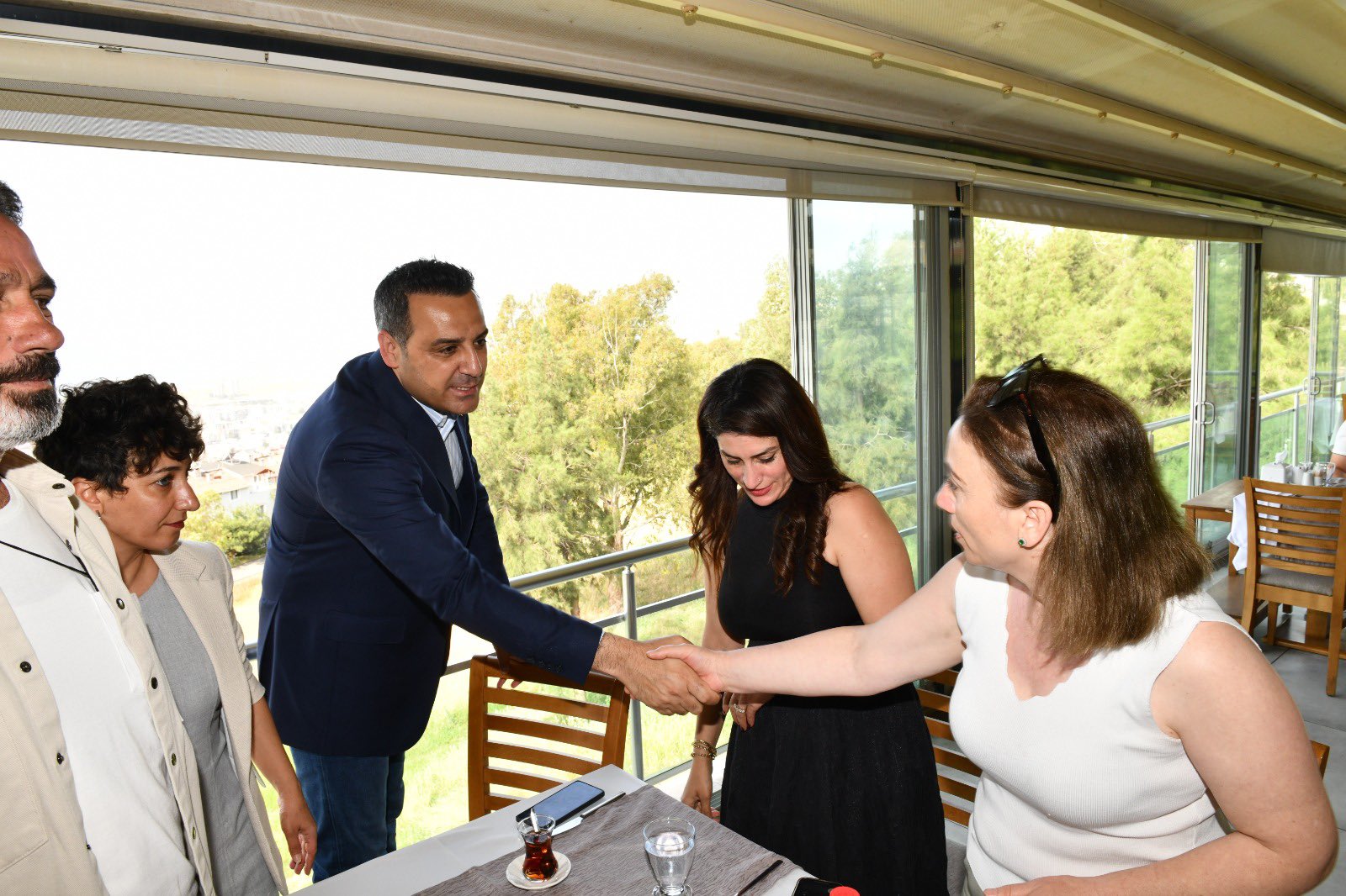 Çiğli Belediye Başkanı Onur Emrah Yıldız, ilçede görev yapan 26