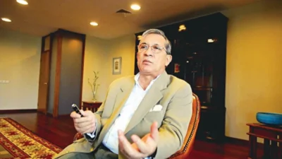 Türkiye'nin eski Merkez Bankası başkanlarından ve politikacı Rüşdü Saracoğlu, 77