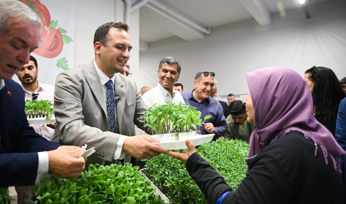 Bornova Belediyesi, kırsal mahallelerdeki üreticilere destek olmak amacıyla 400 bin