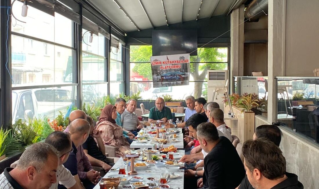 İzmir’de yaşayan Kütahyalılar, hemşerilerinin sorunlarını çözmek ve yeni projeler oluşturmak