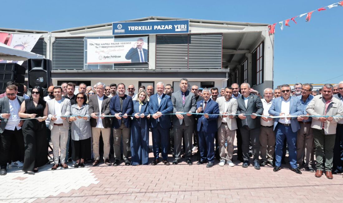 Menemen’de çağın gerekliliklerine ve hem vatandaşın hem de esnafın taleplerine