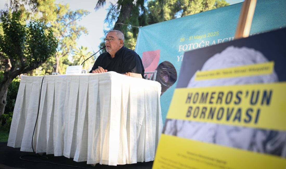 Bornova Belediyesi’nin fotoğrafçılık kursiyerleri tarafından hazırlanan “Homeros’un Bornova’sında” sergisi, Büyükpark’ta