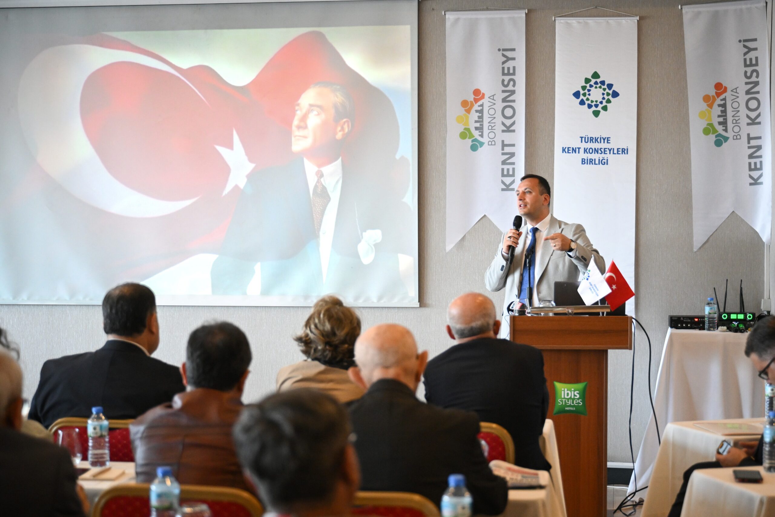 Bornova, Türkiye Kent Konseyleri Birliği Bölge Toplantısına ev sahipliği yaptı