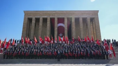 19 Mayıs Atatürk'ü Anma, Gençlik ve Spor Bayramı'nda ilk tören