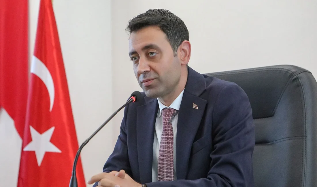 Bayraklı Belediye Başkanı İrfan Önal, merkezi hükümetin vatandaşın dönüştürmek istediği