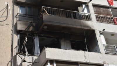 İzmir’in Bornova ilçesinde, 7 katlı binanın 3'üncü katındaki dairede gaz