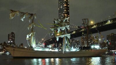 Meksika donanmasına ait bir gemi ABD’nin New York kentindeki Brooklyn