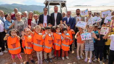 Buca'da vatandaşlar, belediyenin serasına yapılan hain saldırının ardından dayanışma örneği