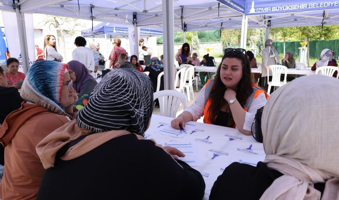 İzmirli kadınlar İzmir Büyükşehir Belediyesi tarafından başlatılan “Sıcak Çaylar, Güçlü