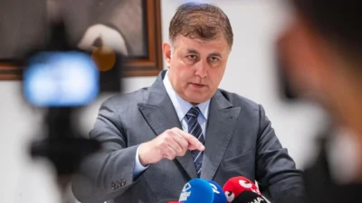 Büyükşehir Belediyesi çalışanlar greve gidiyor - Başkan Tugay: "Taleplerin karşılanması