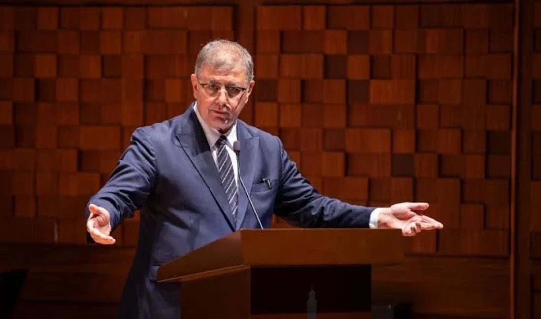 İzmir Büyükşehir Belediye Başkanı Cemil Tugay, toplu iş sözleşmesi görüşmelerinde