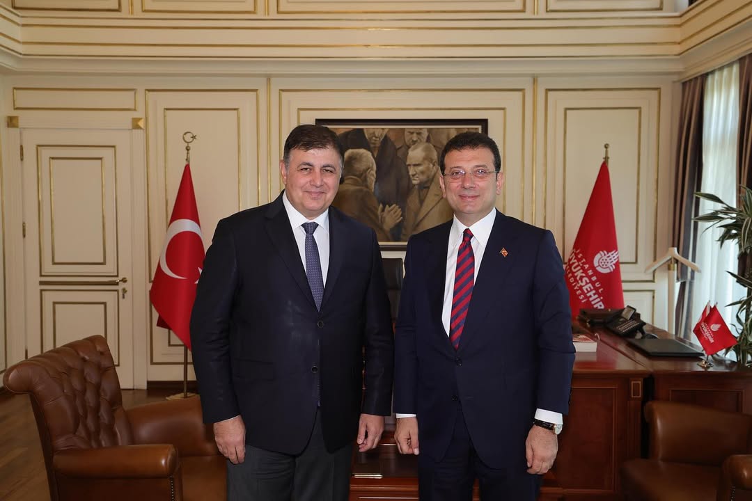 İzmir Büyükşehir Belediye Başkanı Cemil Tugay'dan İmamoğlu'na destek: "Susturulmak istenen