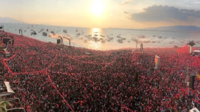 DEMOKRAT GÜNDEM-HABER MERKEZİ-İzmir Büyükşehir Belediye Başkanı Dr. Cemil Tugay, 19