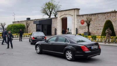 Rusya ile Ukrayna arasındaki barış görüşmeleri kapsamında İstanbul Dolmabahçe’de iki