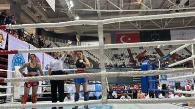 Bayraklı Belediyesi Spor Kulübü sporcuları, Antalya’da düzenlenen Uluslararası Kick Boks