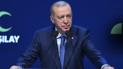 Cumhurbaşkanı Erdoğan, İstanbul'da düzenlenen Uluslararası Yeşilay Federasyonu Forumu'nda, CHP otobüs