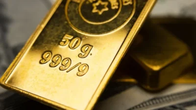 Fed Başkanı Powell'ın "bekle-gör" mesajı ve Trump’ın ticaret söylemleri altın