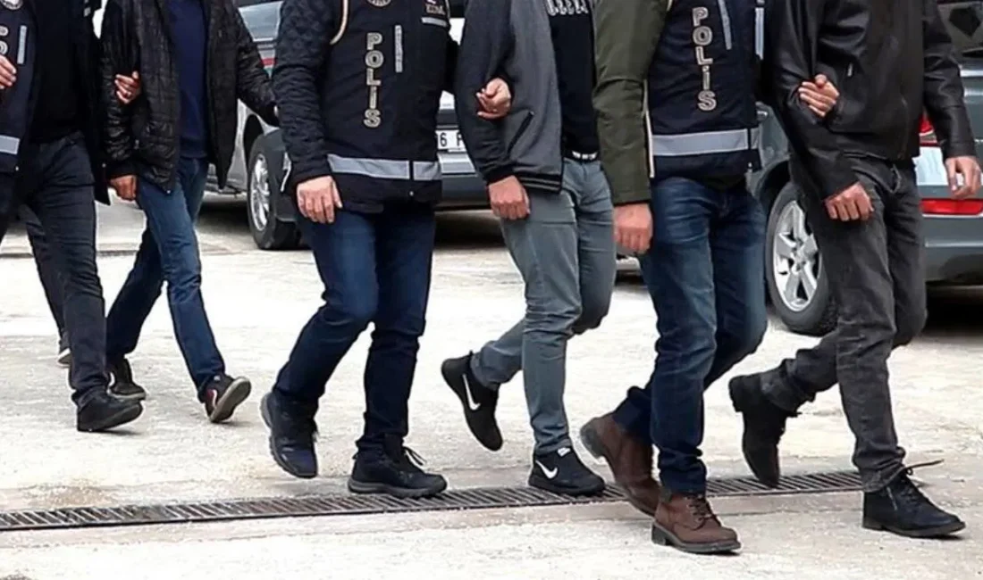 İstanbul merkezli 36 ilde düzenlenen operasyonda, FETÖ bağlantılı olduğu değerlendirilen