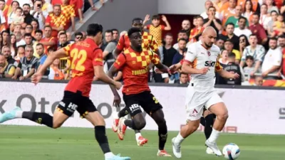 Beşinci yıldızına kavuşan şampiyon Galatasaray, İzmir'deki son sınavını da geçti.