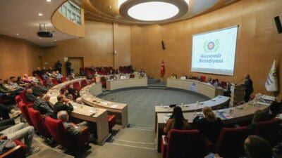 Gaziemir Belediyesi'nde düzenlenen Mayıs ayı meclisinde, 70 milyon TL'lik kredi
