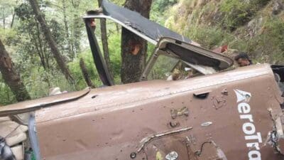 Hindistan'ın Uttarakhand eyaletinde özel bir helikopterin düşmesi sonucu 5 kişi