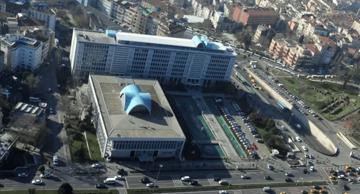 İstanbul Başsavcılığı tarafından yürütülen dört farklı yolsuzluk soruşturmasında 47 kişi