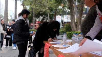 CHP İzmir İl Başkanı Şenol Aslanoğlu, sosyal medya hesabından yaptığı