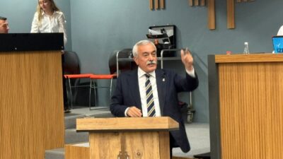 CHP'li Altan İnanç, belediyelerin borç yüküne dikkat çekerek hükümete çağrı