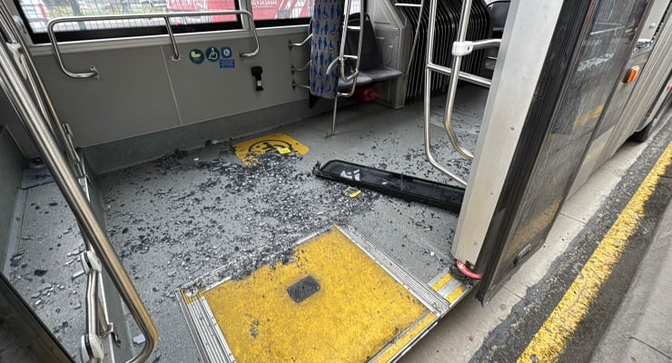 İstanbul’un Beylikdüzü ilçesinde metrobüs kazasında yaralananların sayısı 48’e yükseldi.

