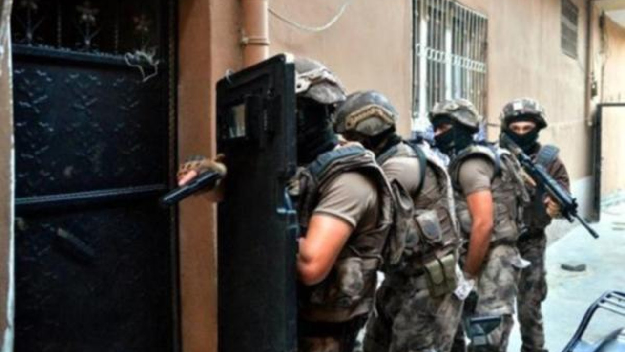 İzmir Cumhuriyet Başsavcılığı koordinesinde gerçekleştirilen operasyonda DEAŞ terör örgütüne yönelik