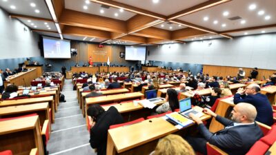 Hazine ve Maliye Bakanlığı tarafından yapılan kesintiler ve ekonomik zorluklar