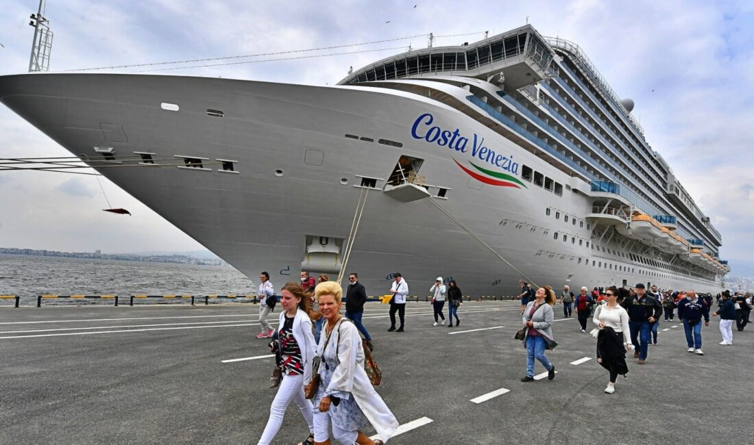 İzmir Alsancak Limanı'nda kruvaziyer turizmi hızla yükselişe geçti. 2025 yılının