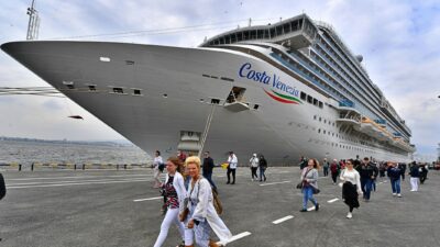 İzmir Alsancak Limanı'nda kruvaziyer turizmi hızla yükselişe geçti. 2025 yılının