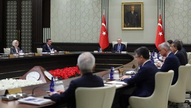 PKK'nın silah bırakma ve fesih kararını duyurmak üzere kongresini tamamlamasının