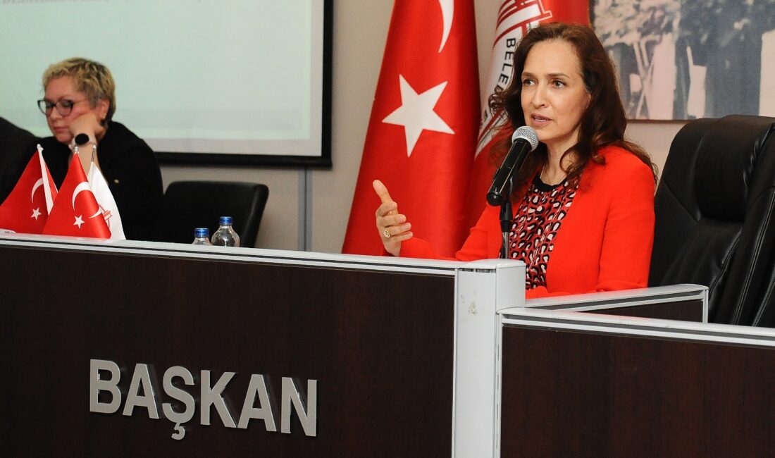 Karşıyaka Belediye Başkanı Yıldız Ünsal ile MHP'li Meclis Üyesi Özgür